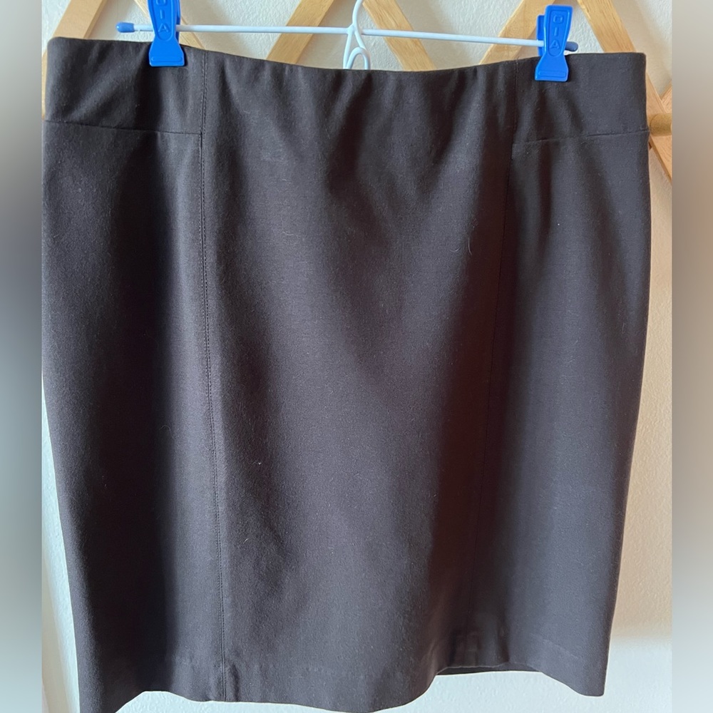 J Jill ponte pencil skirt  Dark Brown size M.